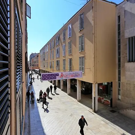 Apartman Downtown Zára